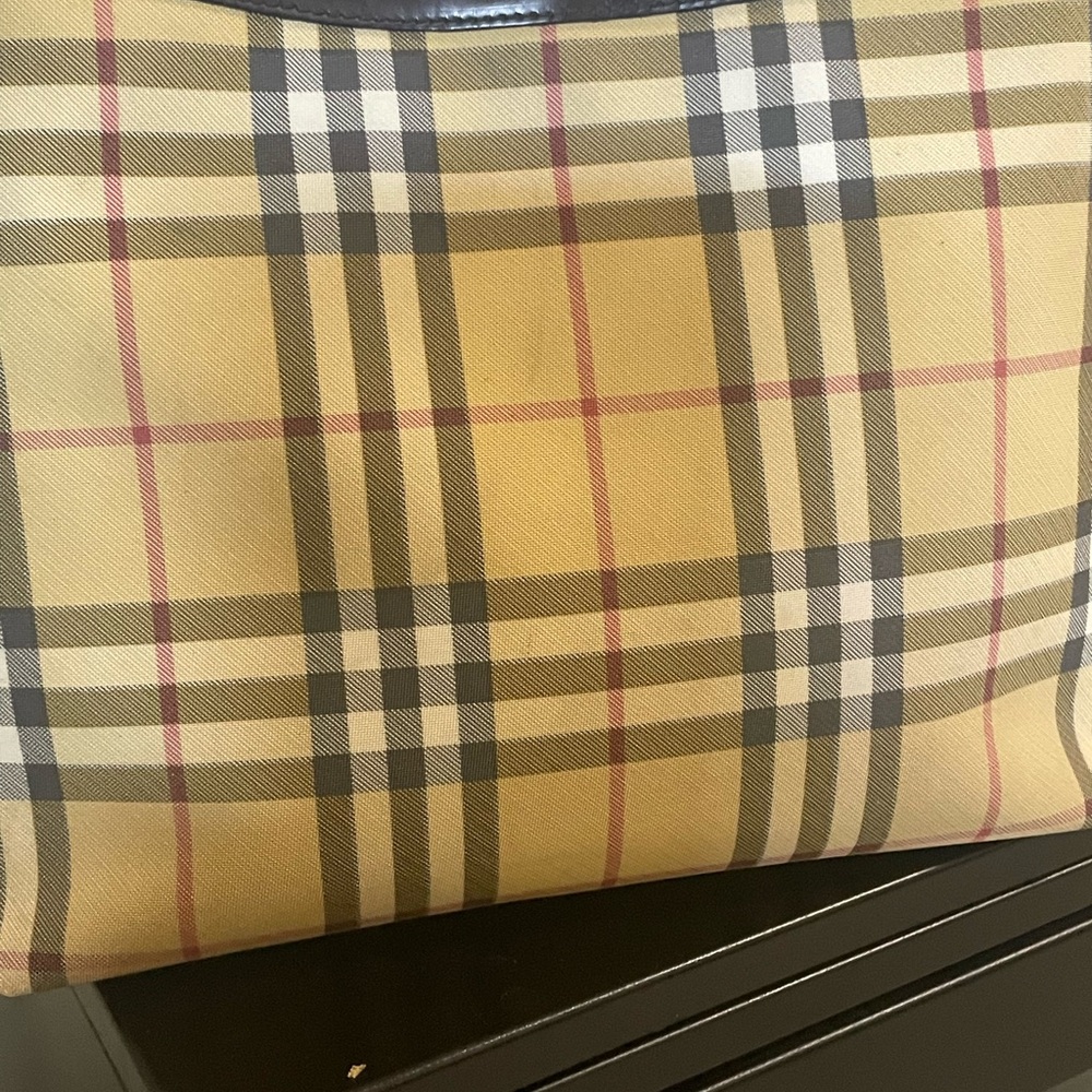 Burberry Beige and Black Plaid Tote with Wallet - Picture 3 of 13